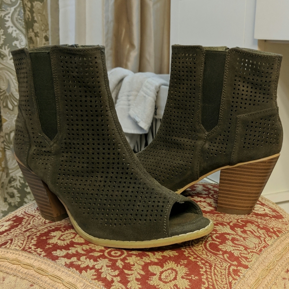 Olive faux suede booties